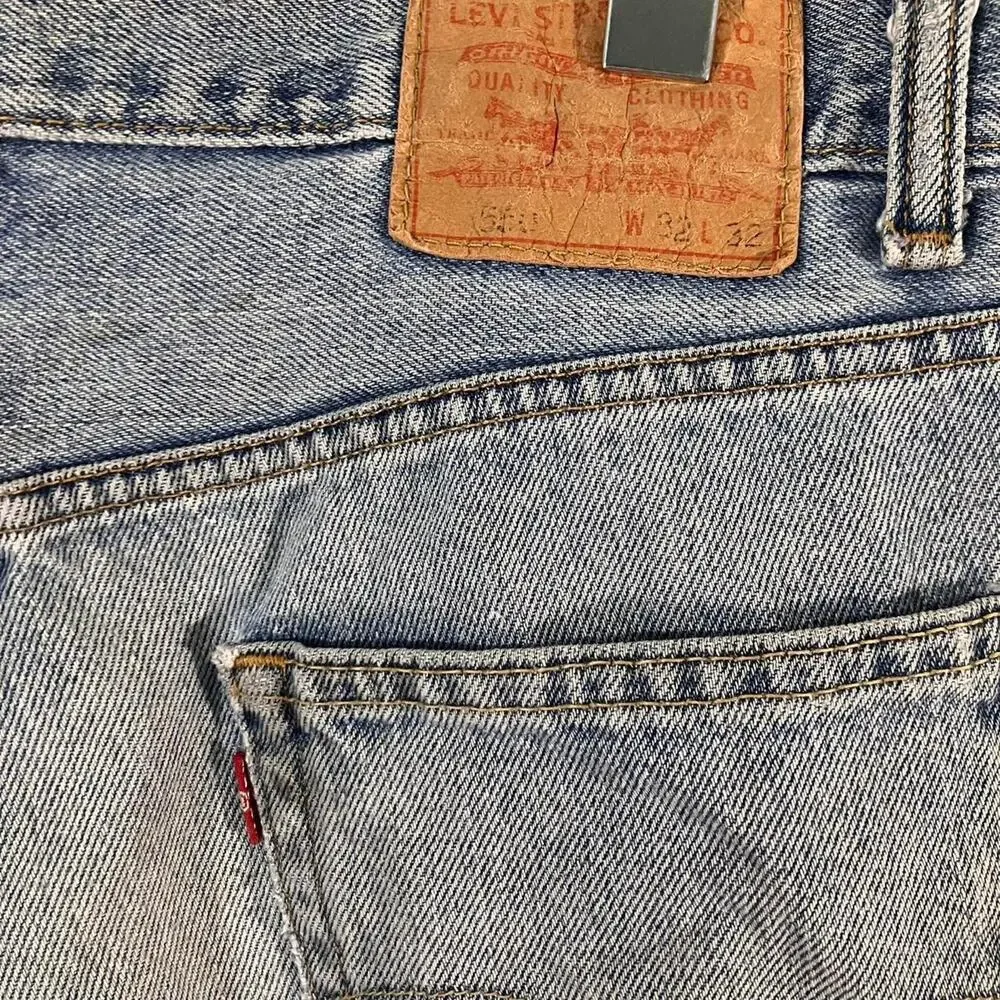 Vintage Y2K Levis 550 Relaxed Fit Light Wash Faded Distressed Jeans 32x32 Baggy